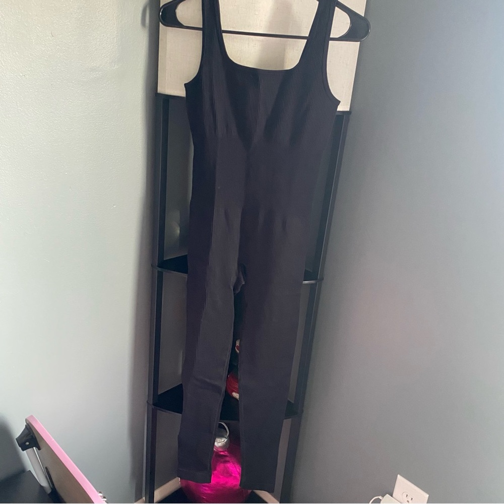 NWOT Black ribbed stretchy leggings jumpsuit